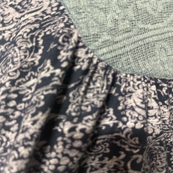 Chic Navy and Pink Women's Blouse - Picture 8 of 9